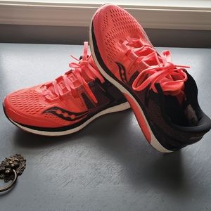 Saucany Running shoes